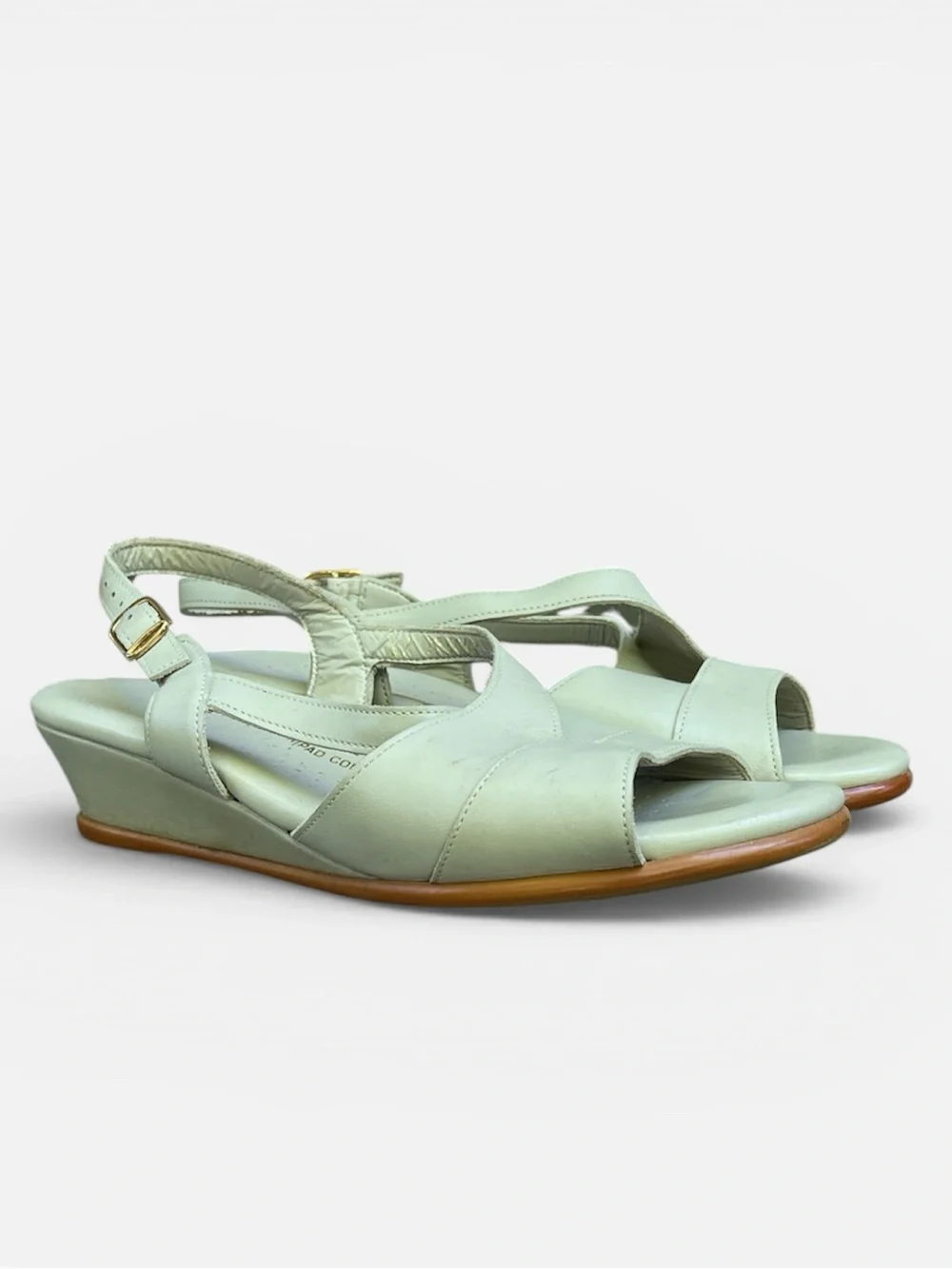 SAS Caress Buckle Tripad Comfort Leather Wedge Sandal in Bone Size 6M